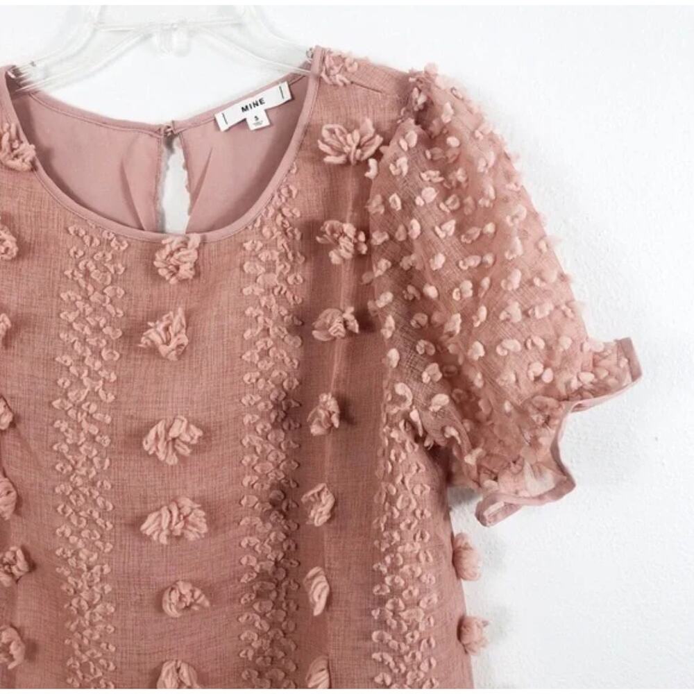 Mine Pink Textured Dot Short Sleeve Crew Neck Keyhole Back Blouse Top Size Large